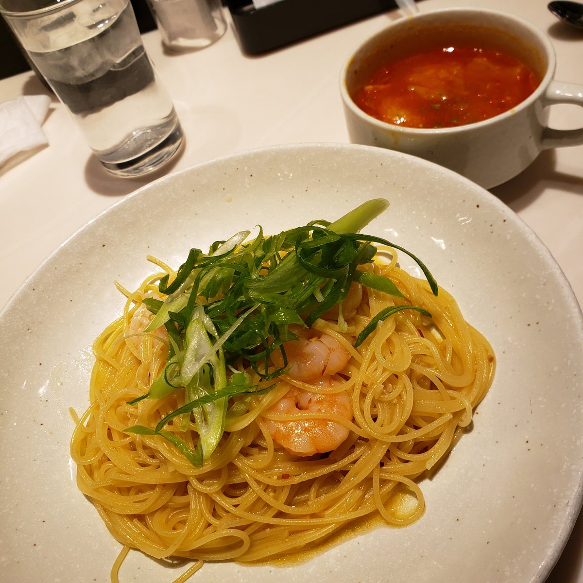 IFmphZsOXBePail's tweet photo. やっとお昼
ミネストローネも🍝もウマッ😋
#PASTAMORE https://t.co/ix2d2cJxYQ