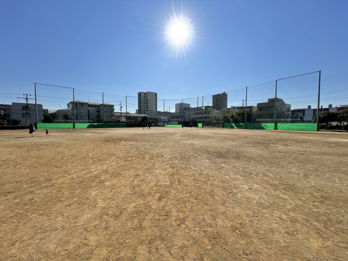 matsuitsutom's tweet photo. 市川少年野球連盟参与　葛南少年野球連盟顧問　松井　努
近隣の皆さまの安心、安全ために行政に要望して参りました南行徳公園の防球ネットの改修工事が完了しました。
高さ　　14.9メートル
延長　　114メートル https://t.co/qfSNKAiCCW