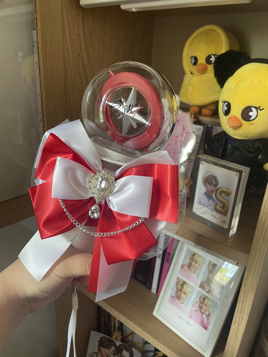 felixuhhh's tweet photo. My lightstick is Bench X Stray Kids Fanmeet Ready ❤️🤩 thank you so much @1010_cart 💓 #1010proofs #annaskart_collects https://t.co/6oV7w91OLl