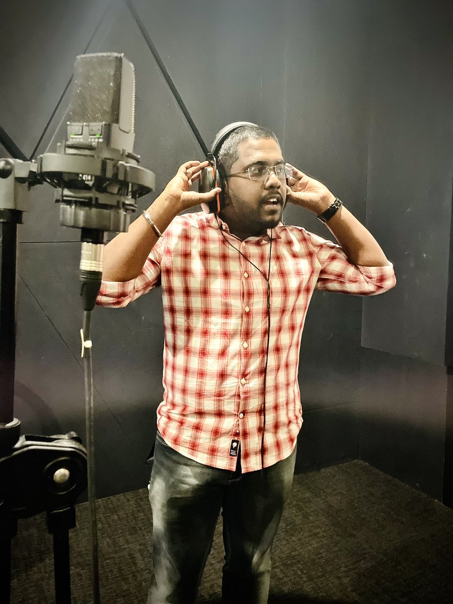 Vignesh Narayanan Ganesalingam tweet media