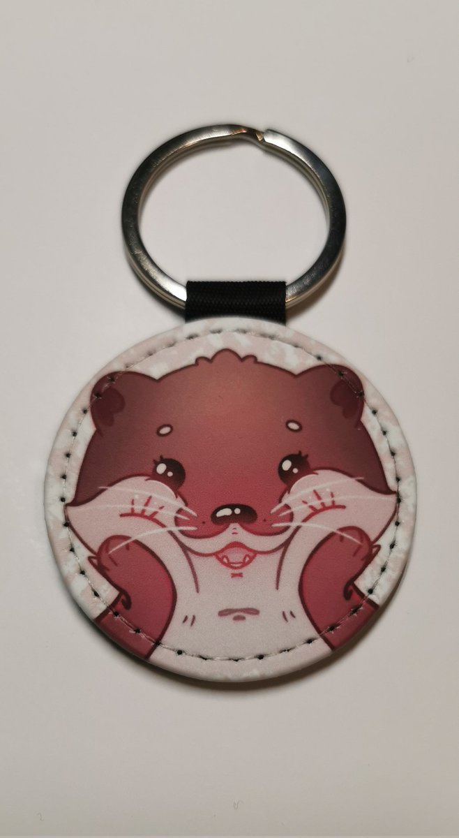 IMeiLynn's tweet photo. I'm pretty proud of this otter keychain print- He's cute

---
#cute #otter #keychain #illustration #drawing #art #digitalart #procreate #procreateart https://t.co/Tkz4gdflxd
