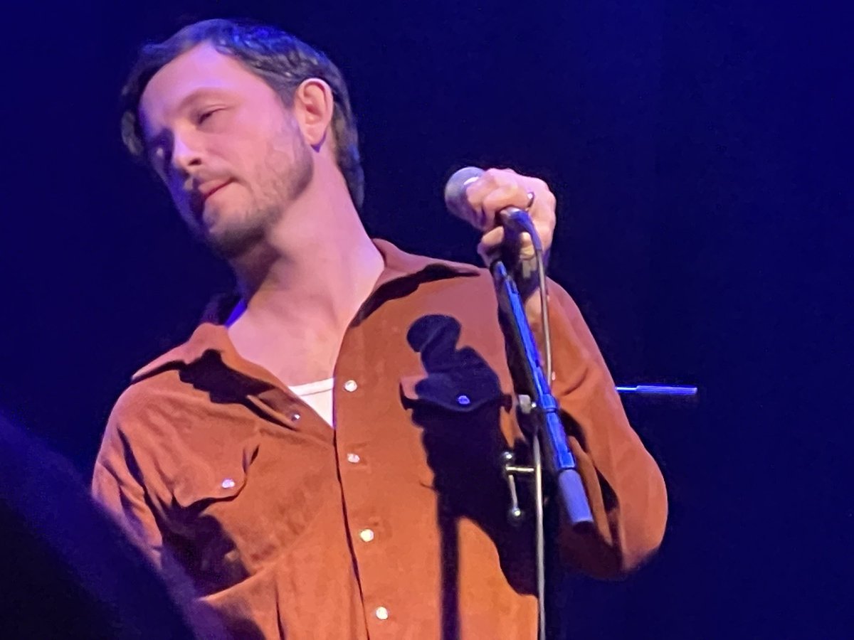 Incredible night at the <a href="/SellersvlleThtr/">Sellersville Theater</a> for <a href="/the_tisburys/">The Tisburys / new album out now</a> &amp; <a href="/stereo_league/">Stereo League</a>! Sounded amazing! 🧵