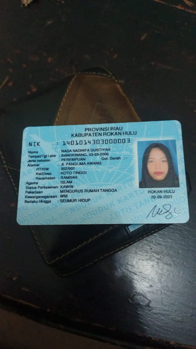 rhapsodyeol's tweet photo. SCAMMER ALLERT!!

nada nadhifa gustiyah
bank BCA digital 003114262468

akunnya @plungze tp udah ilang😭

kemarin aku kena scam 4tix Back to Back exo-sc VIP A😭 lemes bgt tuhaaann😭

HATI HATI GUYSSS JANGAN SAMPE KAYAK AKU😭😭😭 https://t.co/eHugfiMgiZ