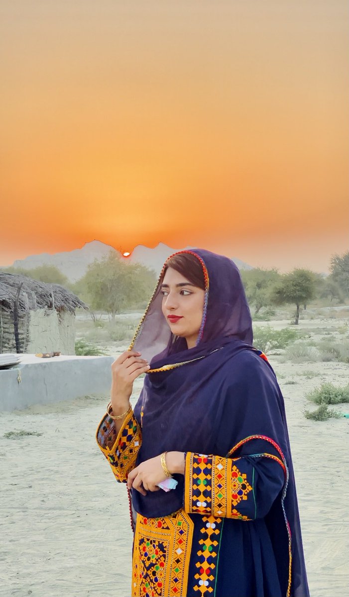 AnitaJalil's tweet photo. Sunset make me feel alive🌅 #Kandasol #Gwadar #Shoot 📸 https://t.co/Jh9WI3qeGM