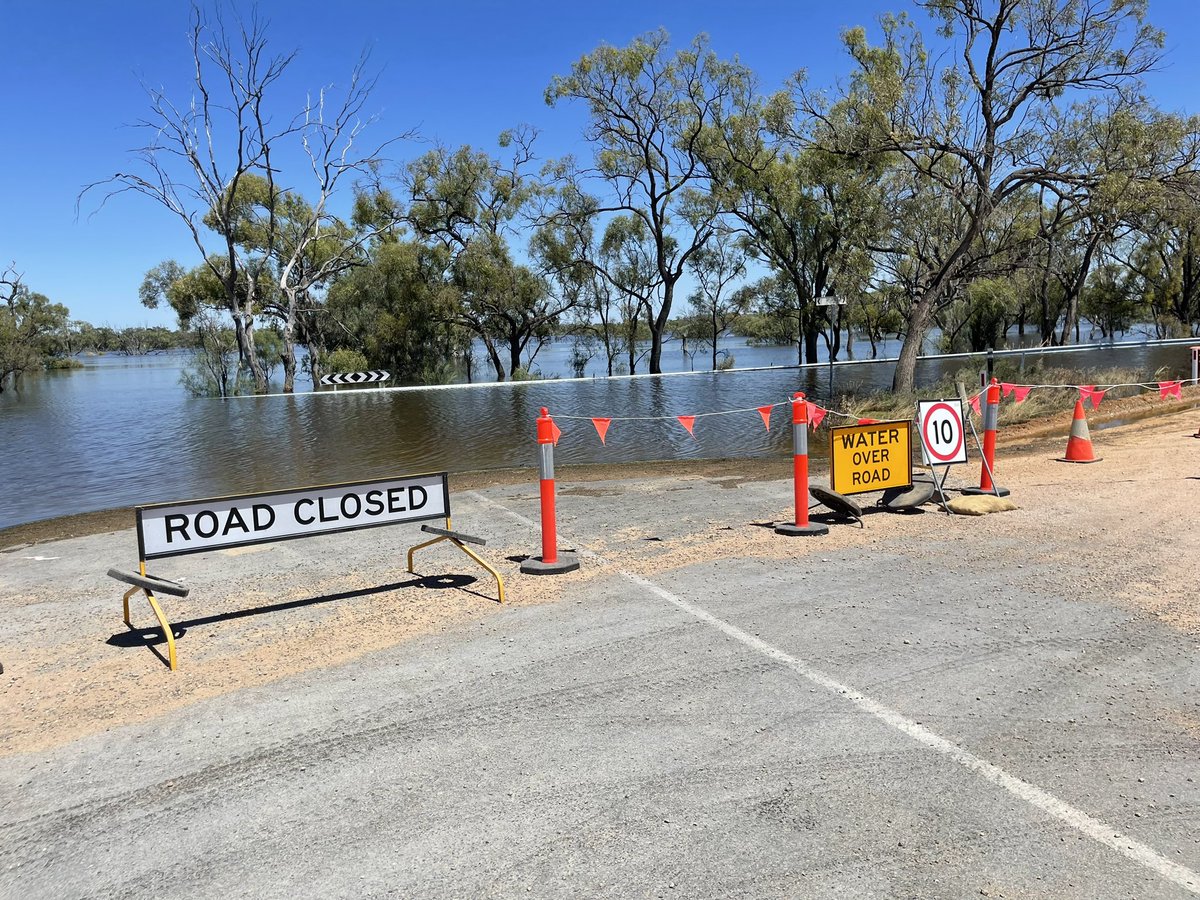 AshtonAdvisory's tweet photo. The State Government and local councils have been busy with road closures and levee construction across the full extent of the #RiverMurray. The @MaccaferriWorld #defencell product visible and highly effective across many sections.   @SA_SES @joe_szakacs #saparli https://t.co/qyp7ghfdxM