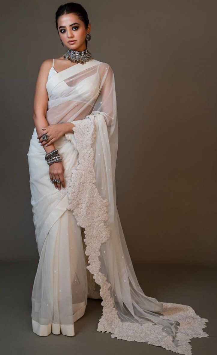 Dropping here after so long!!
Happy Birthday <a href="/OfficialHelly7/">HELLY</a> ♥️🦋
From being an amazing actor to a wonderful human being, you have given so many people so much learn. Sending love and warmth 🌸♥️
#HellyShah #HellyHolics #HellyKeLog