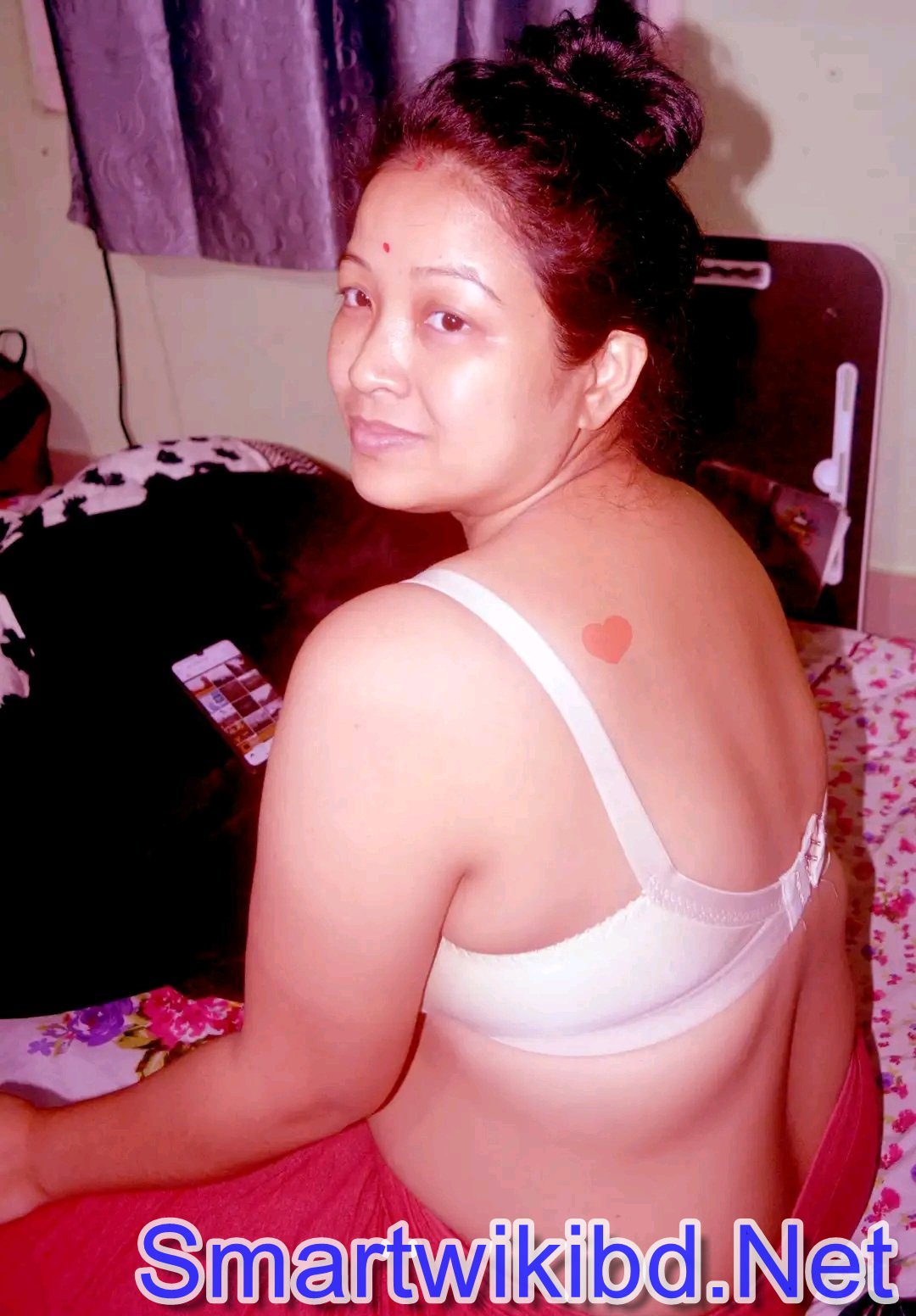 Padmaja(Desi Mallu Aunty) on X: Who Love Bra with Saree?  t.coygjFTP5Dp4  X