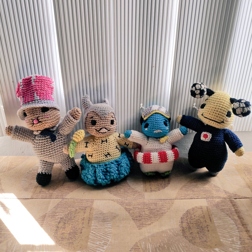 Akino_Amita's tweet photo. Nagliligpit at naglilinis ako ng kalat sa crafts room 🥹

Tapos nakita ko sa baul sila Keitoru, Yabunbun at Yuyaseba amis ko 😅 si Piitan kasi nakadisplay 🙃

They were one of my firsts freehanded when I got back into crocheting, 2018. Aaaaah need to remake these babies 💛 https://t.co/A4tw9F0iHG