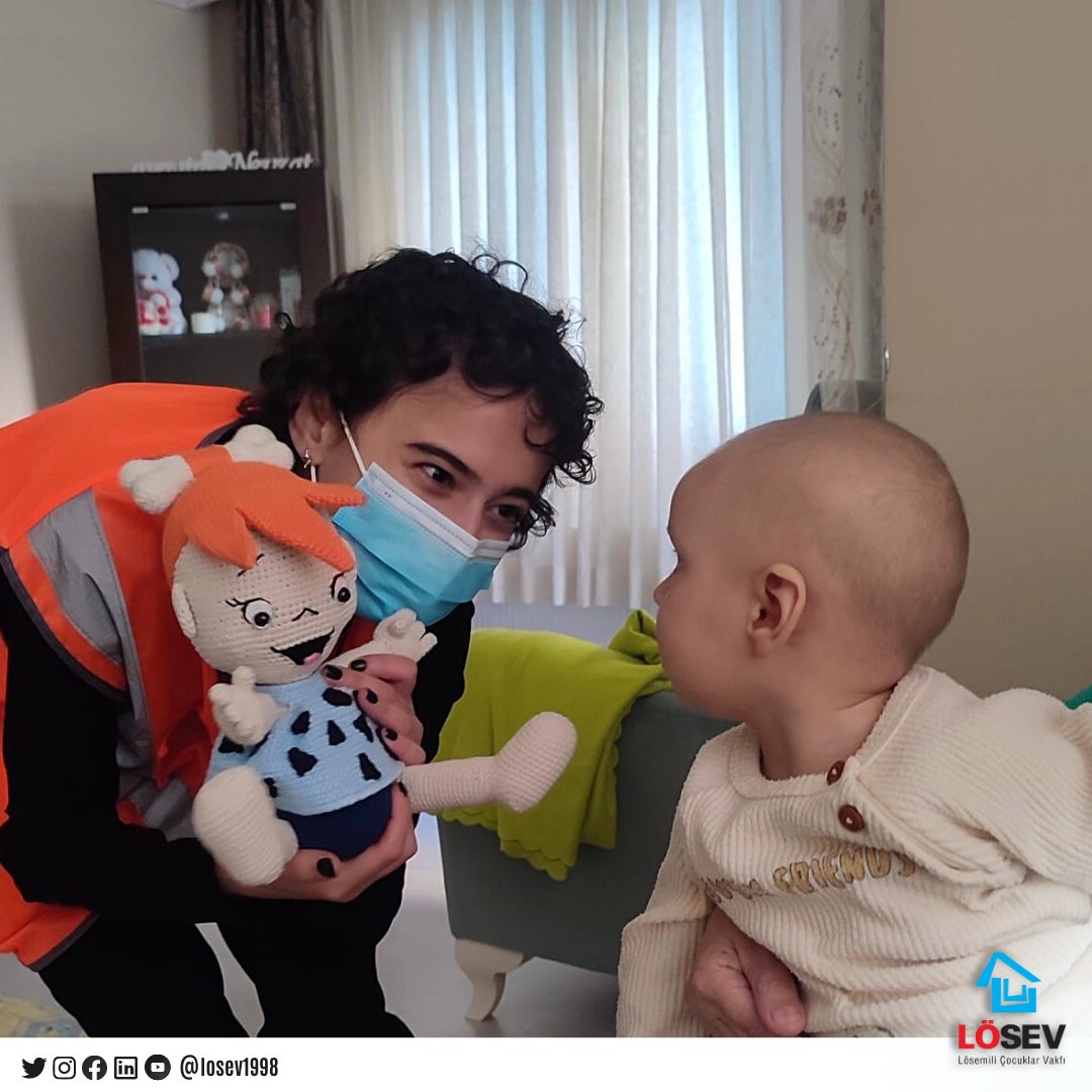 Kelimelere dökülmeyen, yazıya aktarılamayan sevgimizi; zaman zaman gözlerimizle anlattığımız doğrudur😍 
Mutlu hafta sonları LÖSEV ailesi💫