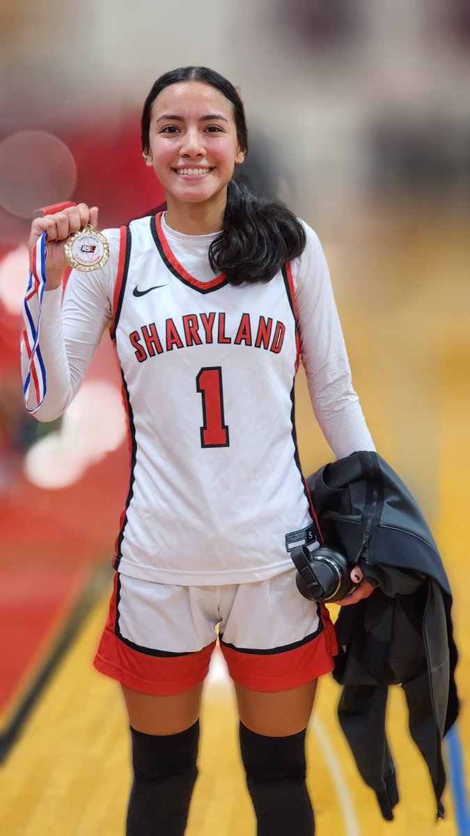 Riosportslive's tweet photo. Economy Awards Co. Player of the game.  Daylah Vega is your player if the game. As she helped close out the game vs Sharyland Pioneer. Sharyland High win 36-29. #RSLHoops https://t.co/T2bbeyJfQw