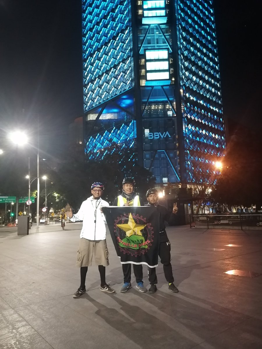 🇲🇽🌟🚲 ESTRELLA BIKERS🚲🌟🇲🇽

Primer salida del 2023 en compañía de buenos camaradas, siempre compartiendo buenos momentos y claro unos excelentes tacos.

Gracias por asistir!
*
*
*
*
*
#LaEstrellaBrillaMás
#DeIztapalapaParaElMundo #EstrellasSobreElCamino #LasCallesSonNuestras