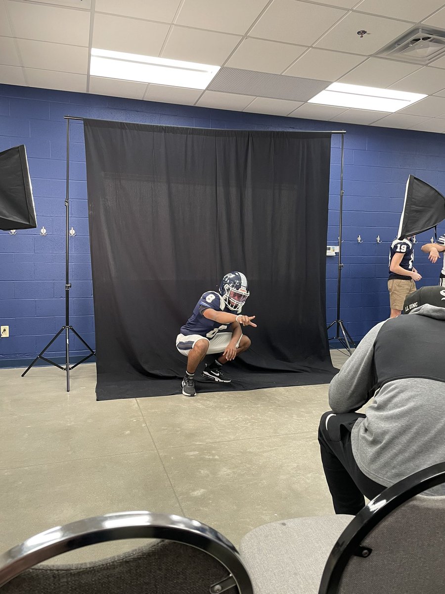 After a great visit at Missouri Baptist University I am blessed to receive my first offer to play college football.🙌🏾 Thank you! <a href="/CoachSchnabel/">Shawn Schnabel</a> @MBUCoachB