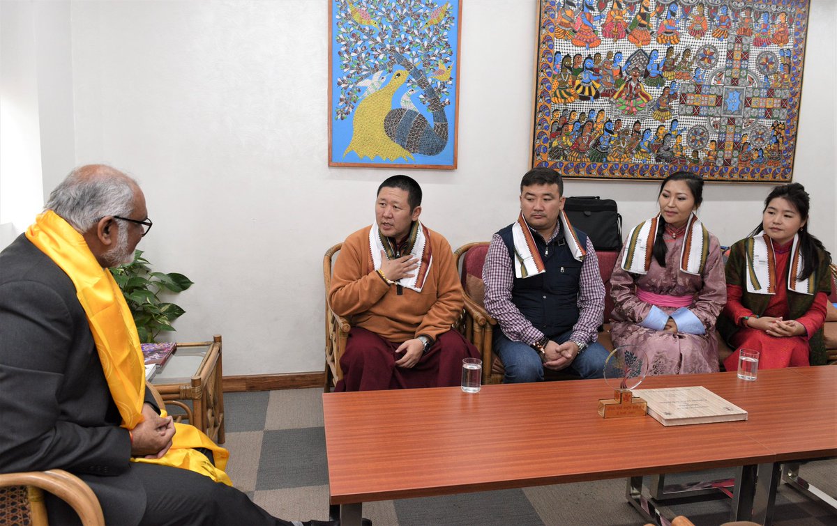 Sachchida_Joshi's tweet photo. Met a delegation of #GandanMonastery, Mongolia led by Lama Mukhtabar, Head, International Social &Public Relations today @ignca_delhi. Lama Mukhtabar expressed gratitude for the sending #MongolianKanjur - the Collected Teachings of #Buddha to Gandan Monastery.
@IndiainMongolia https://t.co/FdJFw2UpJf
