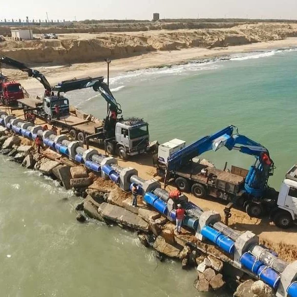 macc_ps's tweet photo. One of the achievements of Masoud and Ali Contracting Company for the fourth time is the downloading and installation of the longest line inside the sea with a length of 180 linear mt with a diameter of 710mm, which is the line belonging to the sea water desalination plant . https://t.co/c764Jxsr5T