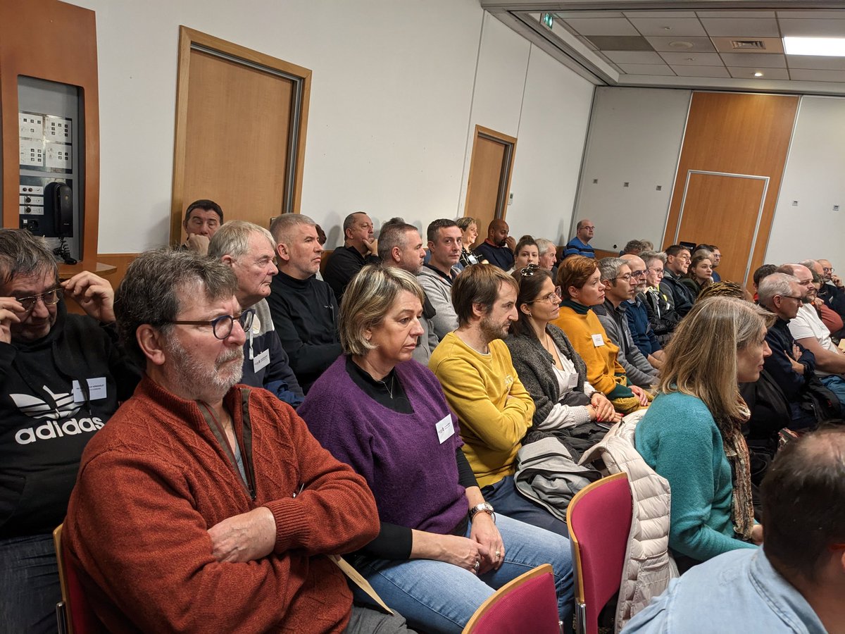 #Handball
<a href="/VilledOrleans/">Ville d'Orléans</a> 
<a href="/BanaPhilippe/">Philippe BANA</a>, président de la <a href="/ffhandball/">FFHandball</a>, aux côtés des clubs de la <a href="/LigueCentreHand/">LigueCentreVDLHand</a> 
CO'Met #Inauguration 
<a href="/larep_fr/">La République du Centre</a>