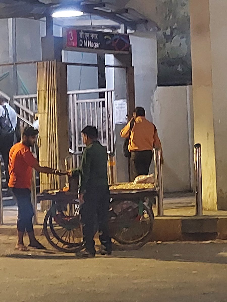 hidalgo2801's tweet photo. No sooner than #mumbaimetro2 stations have come up,our very own hawkers are also up. Will the #mumbaimetro ease traffic or increase it at every station. Requesting all concerned authorities to keep illegal sellers out @MMMOCL_Official @mybmc @MumbaiPolice @MCGM_BMC https://t.co/pbngfln07Q