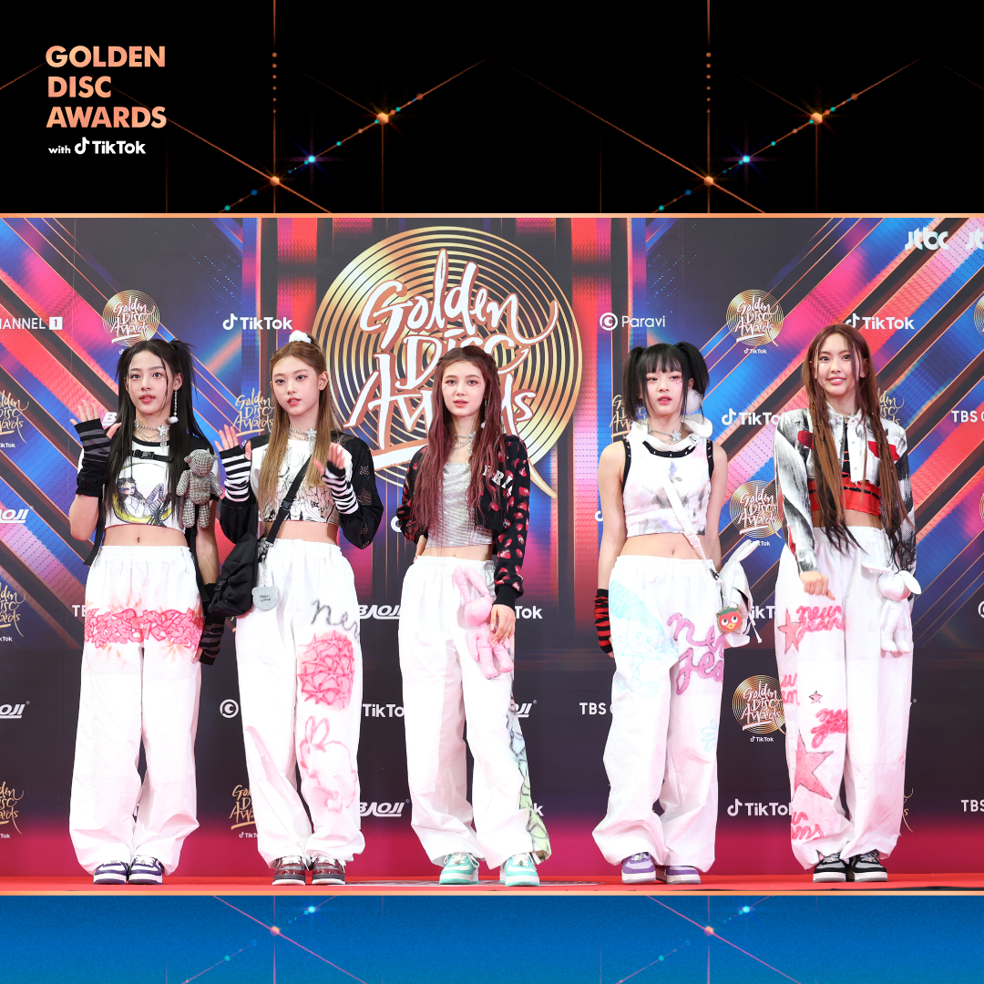 The 37th #GDA with #TikTok Red Carpet❤

#뉴진스 #NewJeans
<a href="/NewJeans_ADOR/">NewJeans</a>

The red carpet was shining bright in gold! 
Let’s meet the glorious golden smiles of artists✨

#골든디스크어워즈 #goldendiscawards #골든디스크 #goldendisc #RedCarpet #틱톡 <a href="/TiktokKR/">틱톡 TikTok Korea</a>