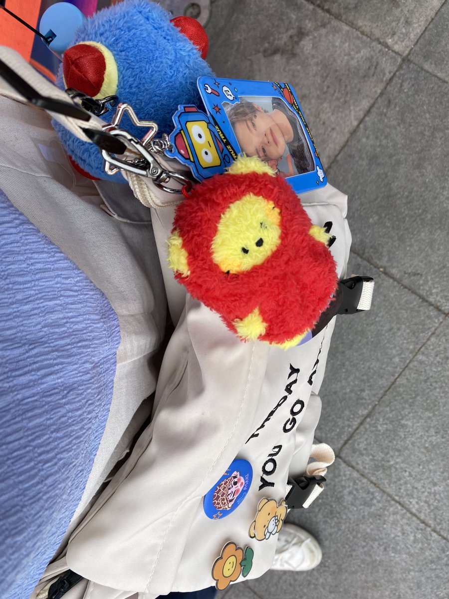 meowharumeowjae's tweet photo. กระเป๋านี้ หน้าป้ายค้าบ ทึเมมารับกันได้น้า #GDAinBKK https://t.co/C0cnsSoKL3