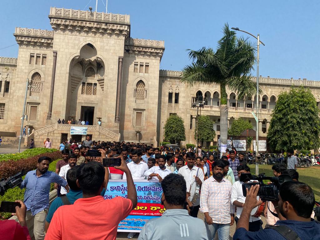 janagama_s's tweet photo. @KTRTRS @trsharish @TelanganaCMO @TelanganaDGP @TV9Telugu @V6News  #JusticeForTSPoliceAspirants
Candidates qualified in 1600/800 metres run event must be given eligibility to write mains #longjump #shotput #TSLPRB #OsmaniaUniversityHyd https://t.co/2ftNHHv8ba