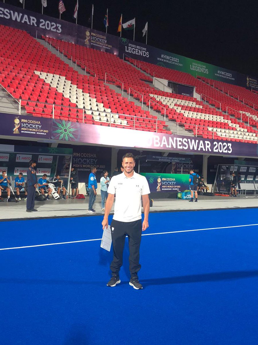 Primeros entrenamientos en este increíble Estadio 🏟️ con Los Leones 🦁🏑🇦🇷 <a href="/ArgFieldHockey/">Argentina Hockey</a> <a href="/FIH_Hockey/">International Hockey Federation</a> <a href="/TheHockeyIndia/">Hockey India</a>