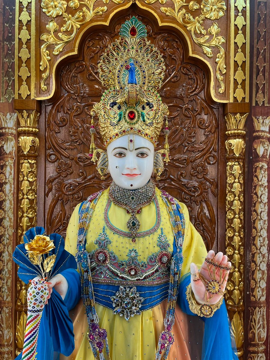 SGadiBolton's tweet photo. Shangar Darshan from #ShreeSwaminarayanMandirBolton
Lord #Swaminarayan
#AbjiBapashree 
#ShreeMuktajeevanSwamibapa
#AcharyaSwamishreeMaharaj
#GnanMahodadhi #AcharyaSwamijiMaharaj
#ShangarDarshan #DailyDarshan #Darshan
#SGadiFamily #SwaminarayanGadi #SGadiManinagar https://t.co/WjPv6VTVNq