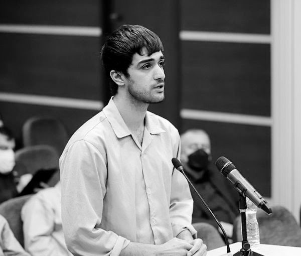 justchangingun's tweet photo. Do you hear us? We shouted their names for two months. we asked everyone’s help for two months. We let the world know these two men are innocent and the IR intends to kill them. The Islamic Republic killed two more innocent people.
#MohammadMehdiKarami
#MohammadHoseini https://t.co/dyBKaNnRhm
