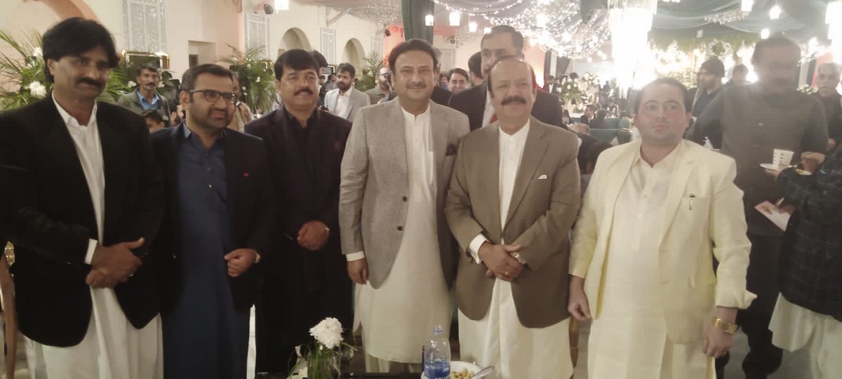 TeamMunwarWasan's tweet photo. کراچی ۔ بئریسٹر ہالار منظور وسان اور 
پاکستان پیپلز پارٹی رکن سندھ اسیمبلی منور علی وسان  نے  
ڈی آء جی سکھر جاوید جسکانی کی بیٹی کے دعوت ولیمہ میں شرکت کی۔

@BBhuttoZardari @BakhtawarBZ @AseefaBZ @murtazawahab1 @SaeedGhani1 @Munwar_Wassan1 @HWassan @MediaCellPPP @RabNBaloch https://t.co/ITROAwExOG