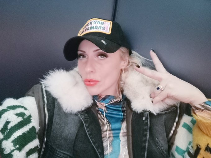 9h behind my town..wohoo survival... getting so wasted..but o love you @perversefamily my only daughter<a href="/tag/analqueen"class="tags"><span>#analqueen</span></a>