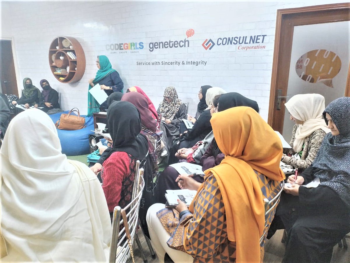 CodeGirlsKhi's tweet photo. Entrepreneurial Skills Workshop happening at @CodeGirlsKhi for Cohort 12
Trainer: Ms. @shamimrajani
@FaizaYousuf @Hasnainwalji
#WomenInTechPK https://t.co/1KdPtq10Ne