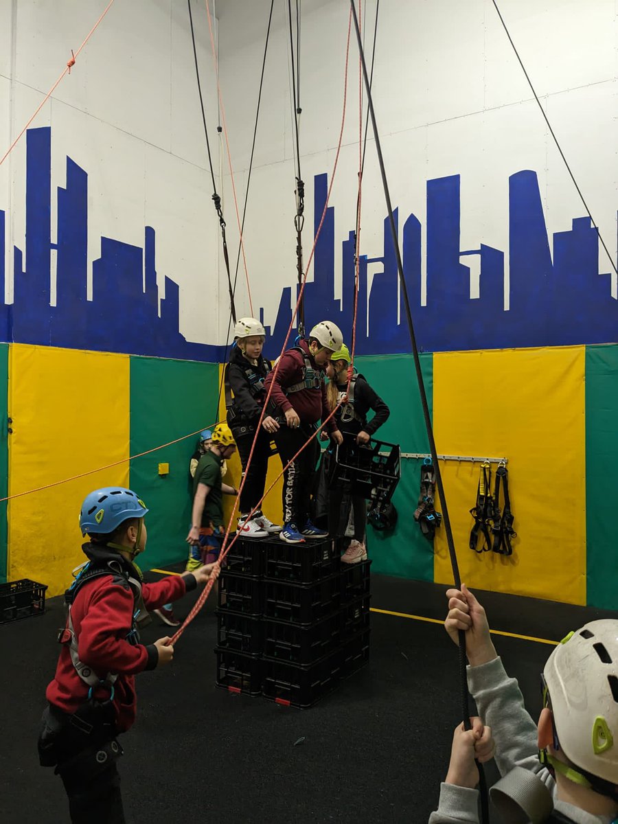 OPA_Darfield's tweet photo. What a fantastic experience the Y6 children had @RealRobinwood. Here are some more pictures of their final day #TeamOPAD https://t.co/elpbUlwKN7