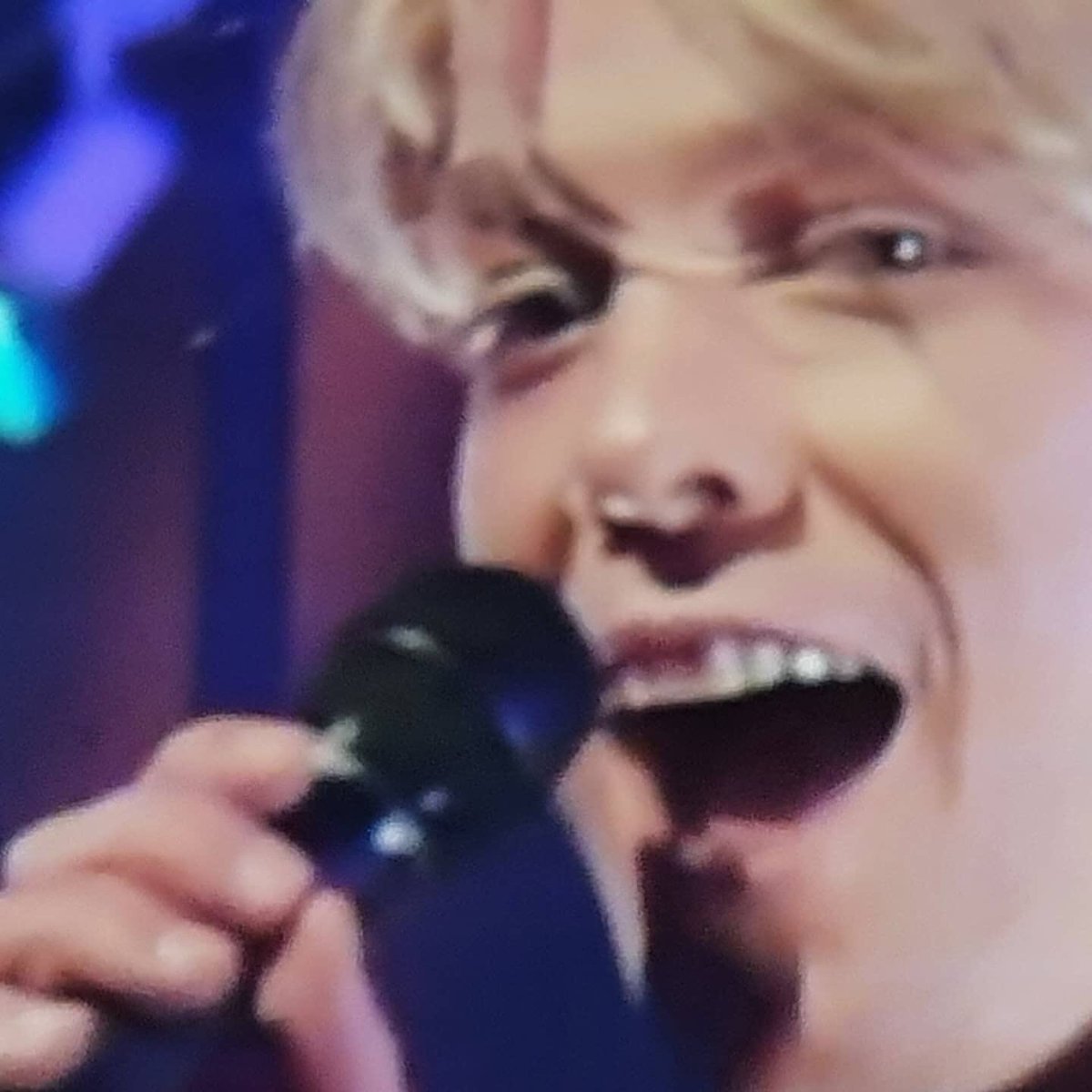 teamdonovan_'s tweet photo. It's a Saturday @JDonOfficial pics 1990 Another night #totp https://t.co/nki8jTfM9M