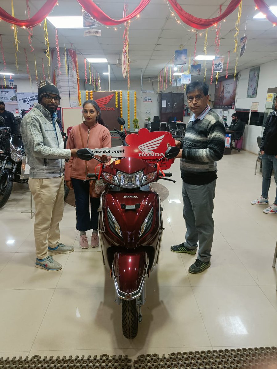 Imdadallyshonda's tweet photo. #Congratulations Dharma ji  💐💐
Welcome Imdadallys Honda Family😊
#Honda #Activa #ScooterBoleTohActiva
Imdadallys Honda Neemuch
https://t.co/Tue5sxxF18.38 VeerPark Road Neemuch 
Phone No-07423-404110,225110 https://t.co/cti01Tohwy
