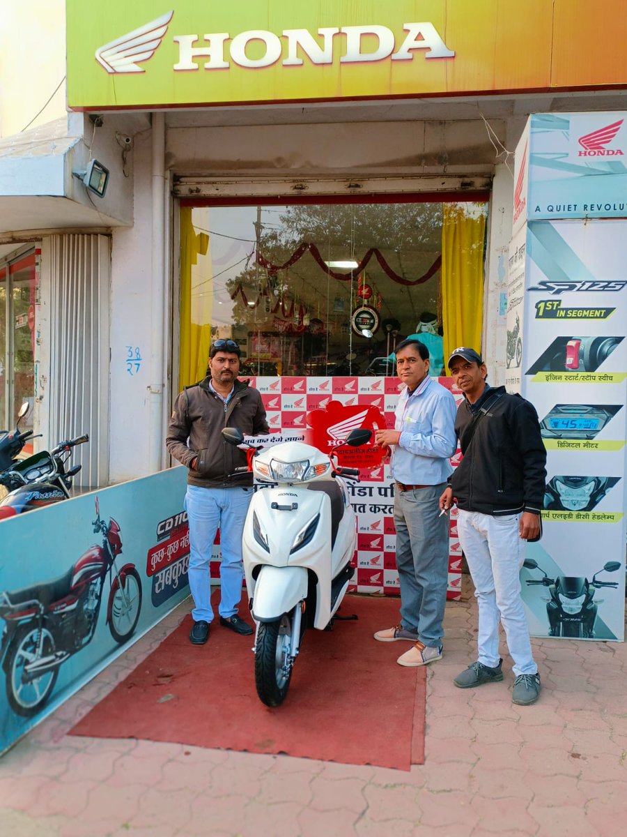 Imdadallyshonda's tweet photo. #Congratulations Mr.SANJAY KUMAR JI PANDEY 💐💐
Welcome Imdadallys Honda Family😊
#Honda #Activa #ScooterBoleTohActiva
Imdadallys Honda Neemuch
https://t.co/Tue5sxxF18.38 VeerPark Road Neemuch
Phone No-07423-404110,225110 https://t.co/FeF02HYkaP