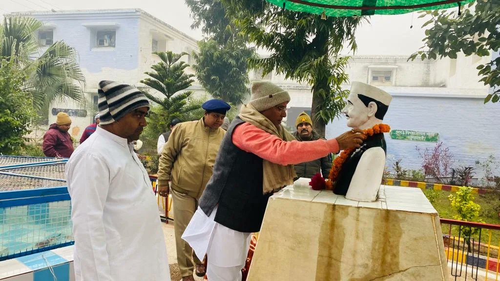 dharmindia51's tweet photo. आज जिला कारागार उन्नाव में बंद  बंदियों को ठंड से बचाव हेतु 500 कंबलों व सर ढकने हेतु गर्म केप का वितरण किया।
#NarendraModi 
#AmitShah 
#JPNadda
#MYogiAdityanath #SunilBansal
#Dharampalsingh
#BhupendraSingh 
#PMO_INDIA
#BJP4UP #BJP4IND
#UPgovt
#karagar 
#Homgards https://t.co/P09xc74VKy