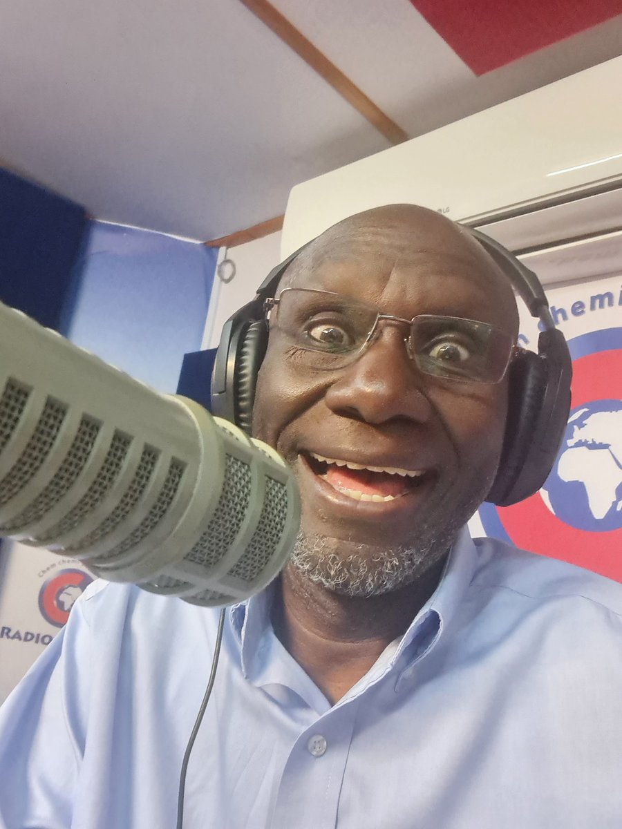 It's #RogaRoga time on <a href="/RadioCitizenFM/">Radio Citizen</a> NOW!!!! Join the Rhumba godfather for your usual weekend dose of top African Hits.