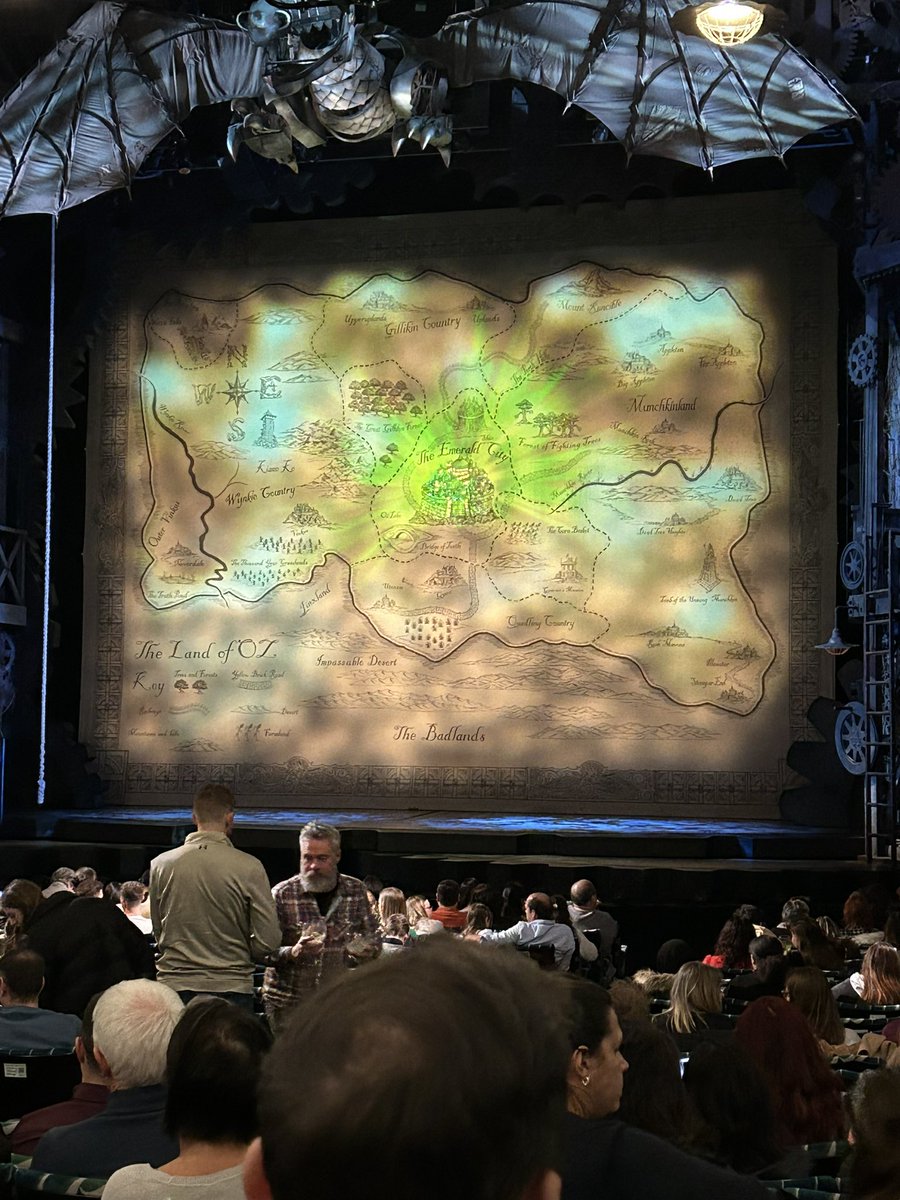 mcdperc_matt's tweet image. After nearly 15 years performing this show I thought it was high time I went to see it! It’s rather good isn’t it?! Suddenly it all makes sense!