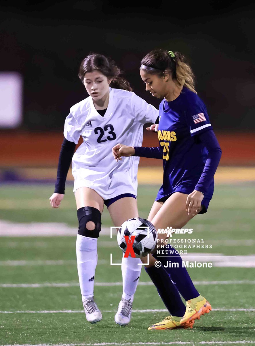 JimMalonePhotos's tweet photo. View #Maxpreps Images from 1/5/23 #SCVAL Women's #varsity #soccer between @MilpitasAD and @LynAthletics using the link: https://t.co/MGnsquviKX
@mhstrojansasb @cifccs #JimMalonePhotos #soccergirl #soccergoalie #prepsoccer @MaxPreps https://t.co/Pks4a48NCG