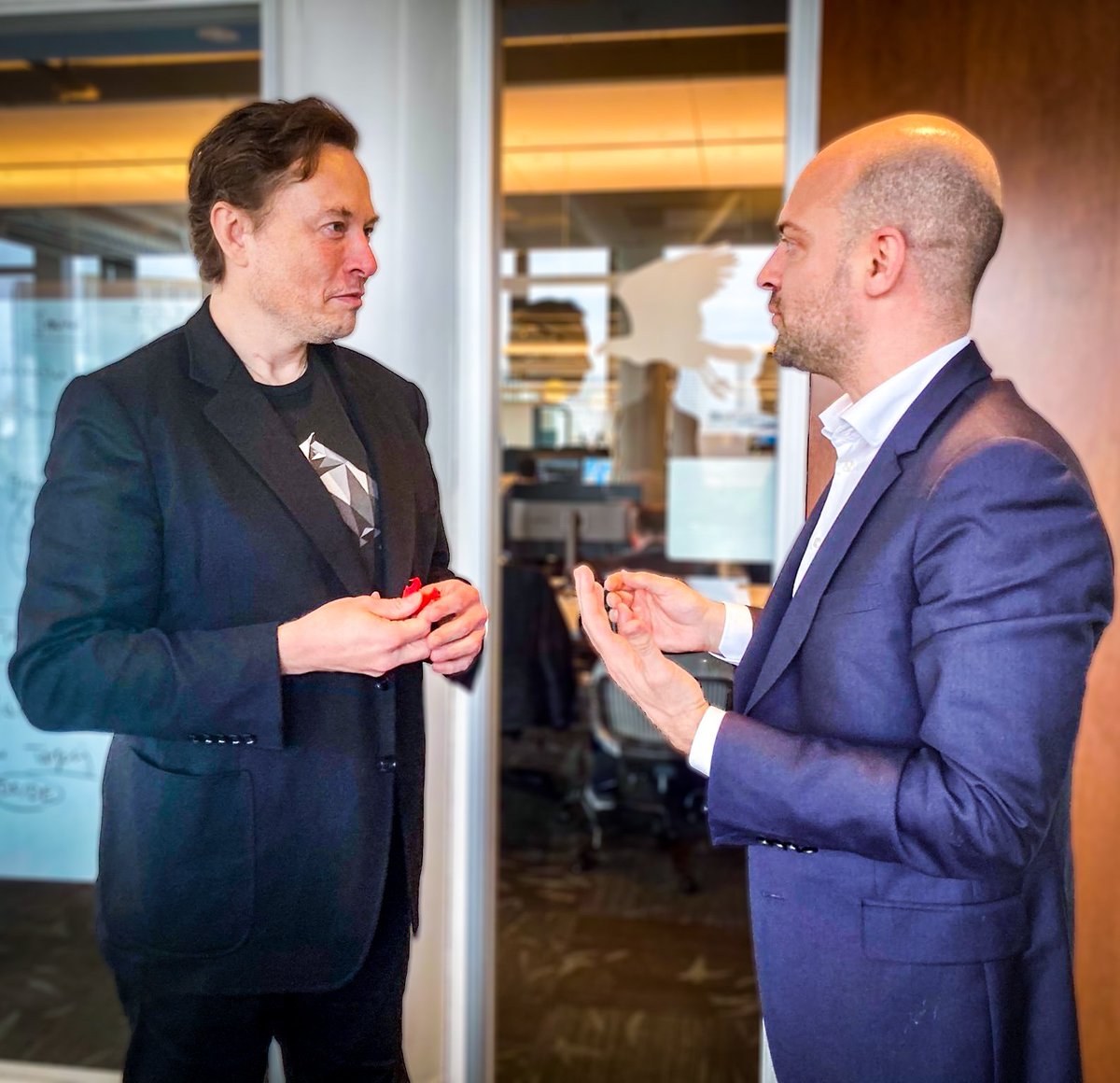 jnbarrot's tweet image. Au siège de Twitter, @elonmusk m&apos;a confirmé son intention de se conformer aux règles européennes, et ses engagements sur la modération des contenus, la lutte contre la désinformation et la protection de l&apos;enfance. Dans la droite ligne de son échange avec @EmmanuelMacron.