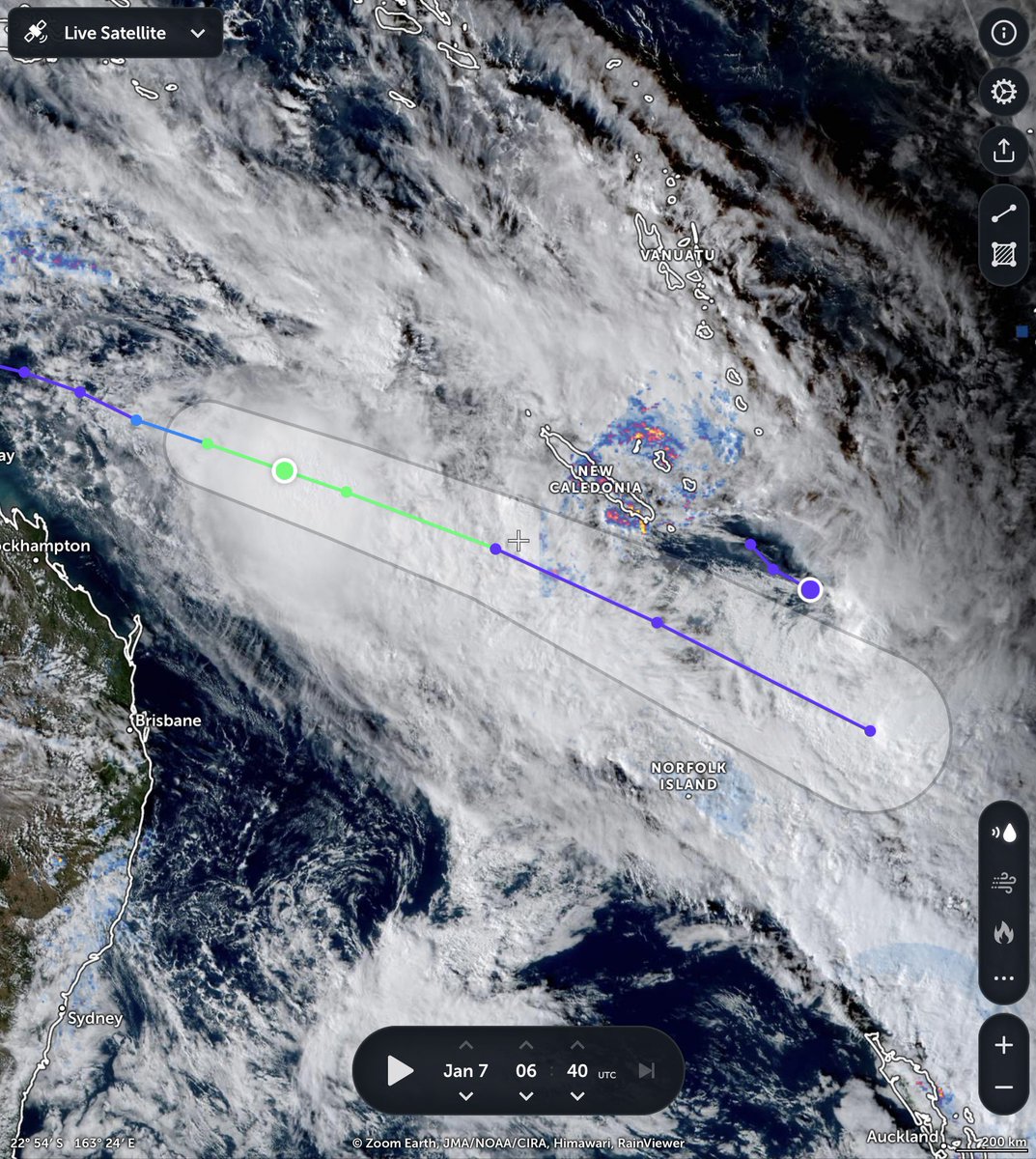 Tropicalcyclon8's tweet photo. The Coral Sea has #TC07 with 75kph winds peaking to 85kph tonight before beginning SST as it passes well offshore New Caledonia’s W coastal https://t.co/FH9B3ZYEEp
