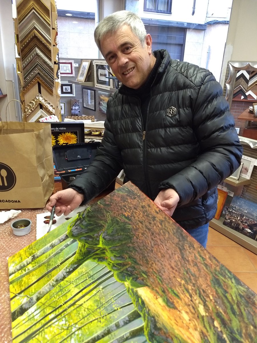 Aquests dies hem pogut gaudir d'una mini "masterclass" de <a href="/enricrubioserra/">enricrubió</a> .
Genial!!!🖼️🎨🔝
#torelló #olot #valldelges #osona #garrotxa #osonaArt #osonacultura #instaosona #quadres #cuadros #manlleu #pescallunes #RegalaArt #artcatala #art🎨  #torellocomerç #JoComproATorelló