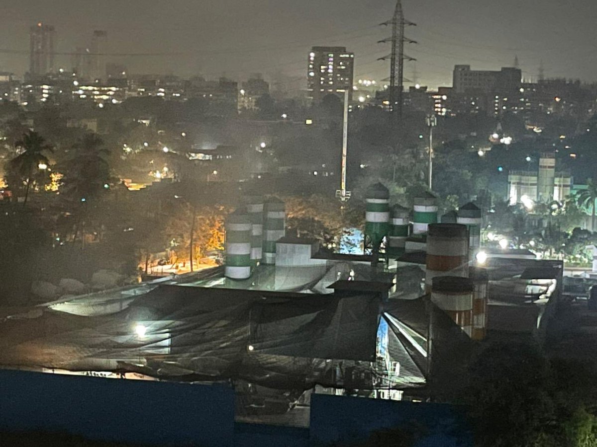 SraboniChaudhu3's tweet photo. #RMCPlantsGovandi

In spite of requesting @mpcb_official to stop night operations of the plant, it goes on. RMC plants in residential areas BY LAW should operate from sunrise to sunset.
@BMCPLANNING 
@PMOIndia @ParthJindal11 @sajjanjindal @RjJeeturaaj @MumbaiPolice @narendramodi https://t.co/47mpOGCNGt