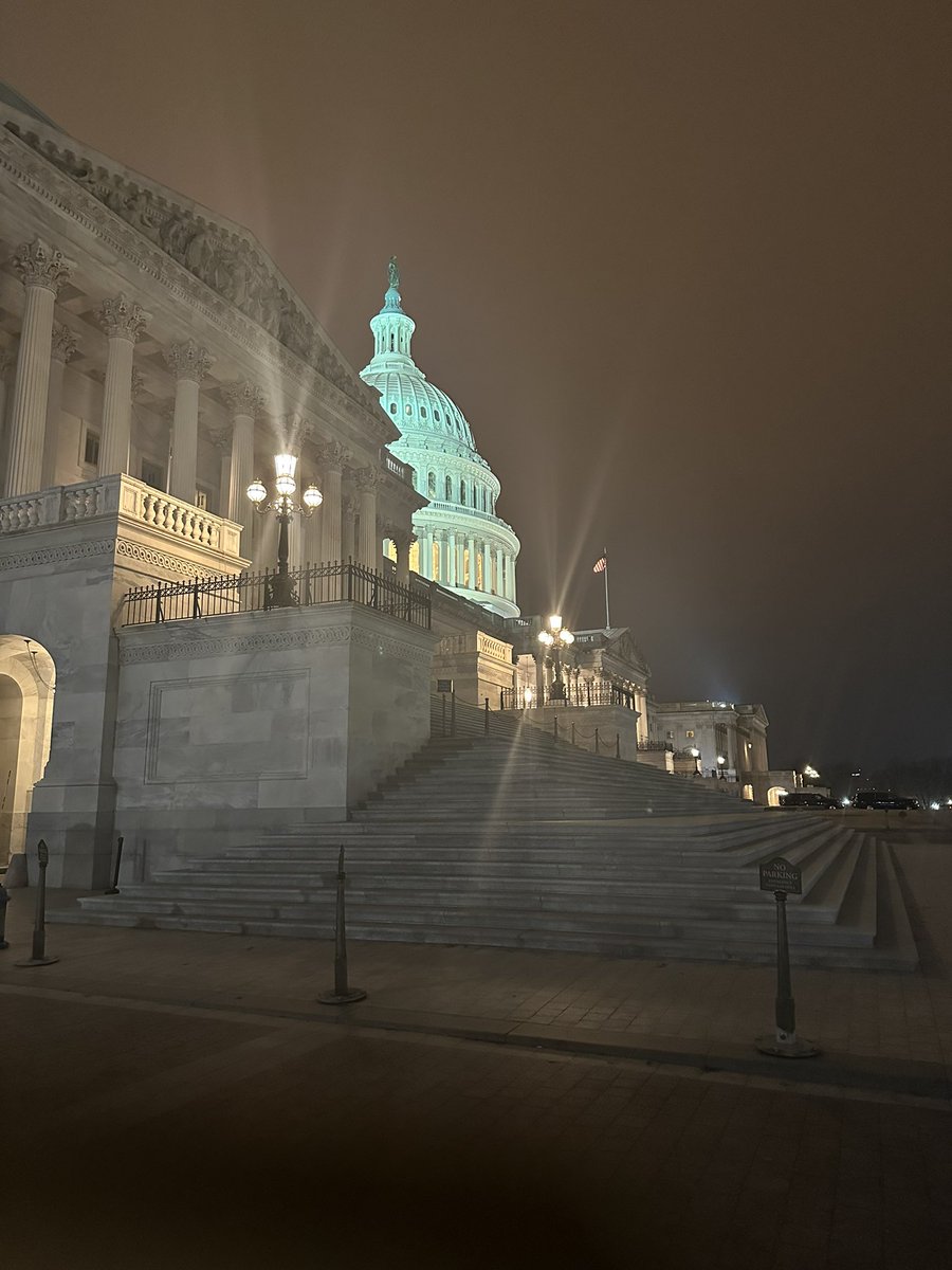 juliegraceb's tweet photo. Very excited to motion to vacate myself out of the Capitol right now. https://t.co/CZJA9cGYSi