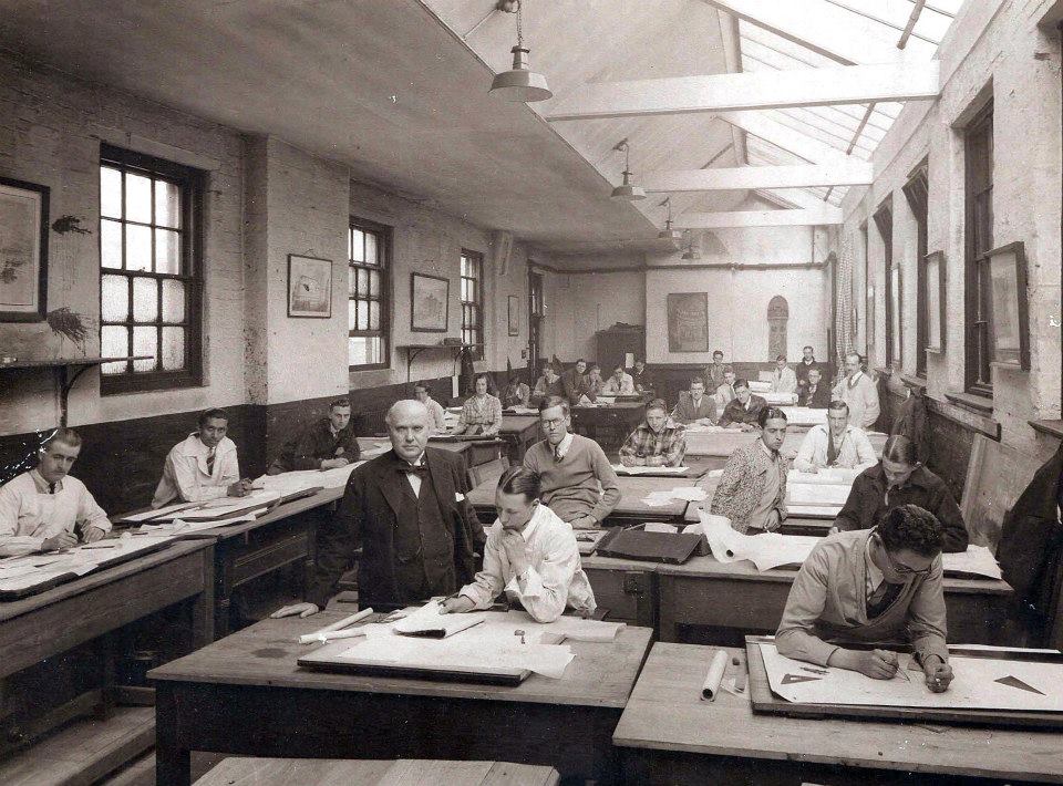 Riad_Arch's tweet photo. Our founder #MahmoudRiad at Sir Charles Herbert Reilly's studio at the @LivUniArch @ASocLiv @LivUni circa 1929 #architecture #universityofliverpool #livuni #livuniarch Can you guess which one is he? https://t.co/I24UhwDUVu