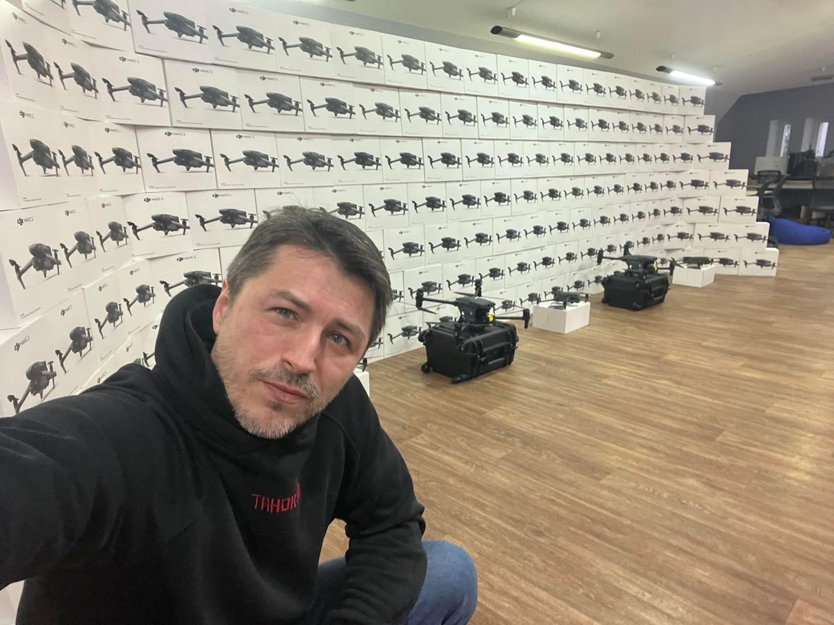 serhiyprytula's tweet photo. Свіжі надходження:

- 150 дронів Mavic 3 Fly More Combo
- 2 комплекти дронів Matrice 30 з батареями  TB30 
- 22 комплекти Starlink
- 20 дизельних генераторів 5 кВт 
- 10 зарядних станцій Allpowers S2000 https://t.co/pC5NZB4WuE