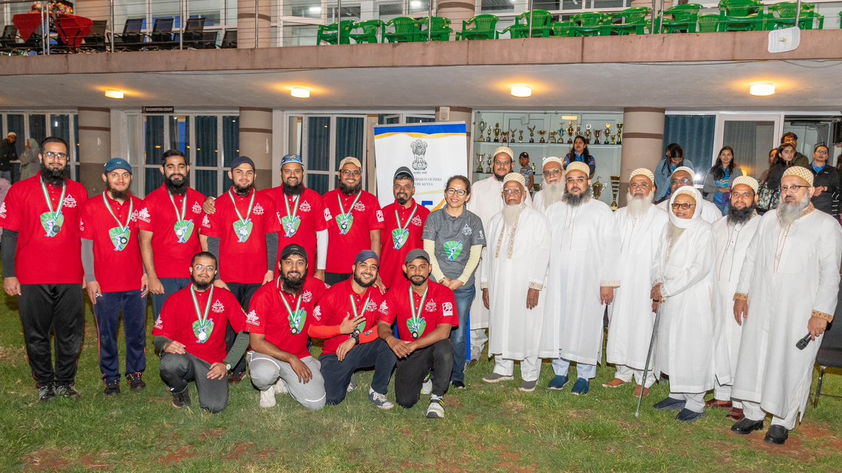 IndiainKenya's tweet photo. High Commissioner visited beautiful Jamea campus for a friendly cricket match b/w #TeamHCI &amp; #Bohrateam to celebrate India@75 by @Dawoodi_Bohras in 🇰🇪 &amp; conferment of CGH on HH Syedna Saifuddin by @WilliamsRuto. Congrats to @Bohras_EAfrica &amp; @jamea_saifiyah
for this rich honour. https://t.co/rXvGOoDsan