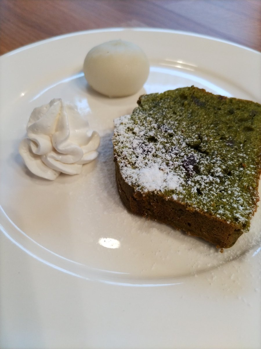 NYkitchen1's tweet photo. こんにちは。NYkitchenです。
久しぶりのデザート紹介です。
今回は、新年らしく?
抹茶のパウンドケーキです。
あずきも入っていて正月らしいかな?と作りました。
9日(月)成人の日までのデザートとなりますので、ぜひ、食べに来てくださいね。
#塩釜ランチ
#NYkitchen
#塩釜美味しい店
#スープカレー https://t.co/0Gi6HlrF1i