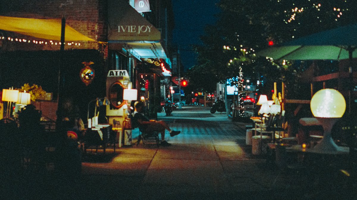 eamonsphotoss's tweet photo. New York on 35mm https://t.co/W1SuoHQuxy