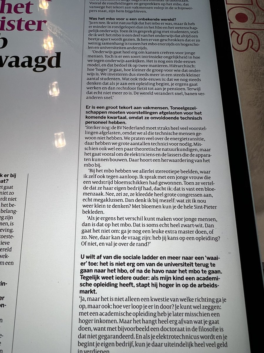 EdithVissers1's tweet photo. Opnieuw doet @RHDijkgraaf terecht een pleidooi voor het #mbo en voor een waaier van opleidingsmogelijkheden. Vandaag in @volkskrant! Minister met visie. Daar hebben we er niet zoveel van, als je het mij vraagt! https://t.co/2XhNlX2jb8