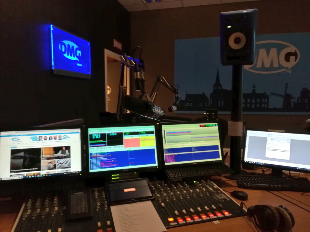 BasvdrWeerden's tweet photo. Morning! Ik mag weer. 😍 De #invalochtendshow is weer begonnen op #DMGradio met vandaag: een heel bijzondere primeur. Waar je moet zijn als je van bordspellen houdt. En alles over @ijsfestijn natuurlijk! #Deurne #Radio https://t.co/MPb57hs3W0