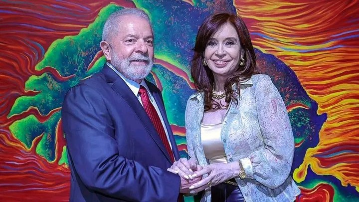 Marcos395156321's tweet photo. En brasil hubo un #FRAUD3 descomunal, con él objetivo de imponer a un corrupto comunista, mafioso, ex presidiario como lo es el nefasto personaje #Lula, miembro del foro sao paulo, grupo puebla, princeton, las cuales son organizaciones déspotas, terroristas, criminales... https://t.co/xRoVFGEqmx